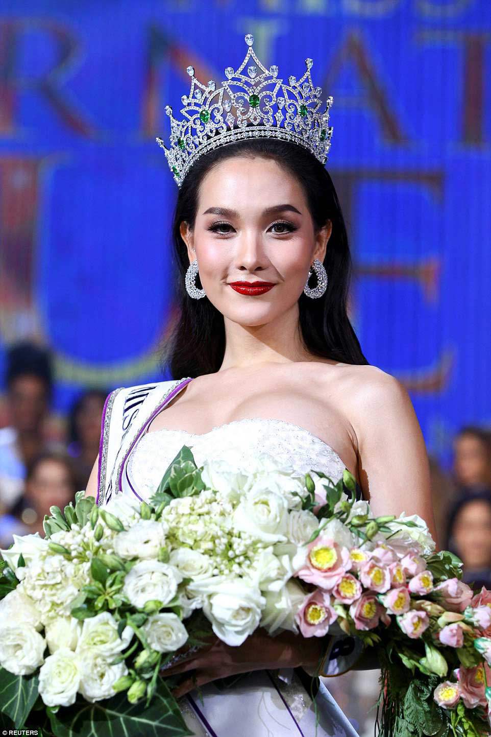 Giật mình với hành trình 'lột xác' của 4 người đẹp chuyển giới xinh nhất Thái Lan giat minh voi hanh trinh lot xac cua 4 nguoi dep chuyen gioi xinh nhat thai lan