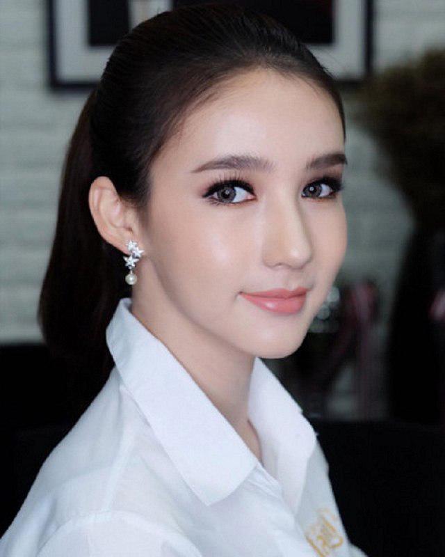 Giật mình với hành trình 'lột xác' của 4 người đẹp chuyển giới xinh nhất Thái Lan giat minh voi hanh trinh lot xac cua 4 nguoi dep chuyen gioi xinh nhat thai lan