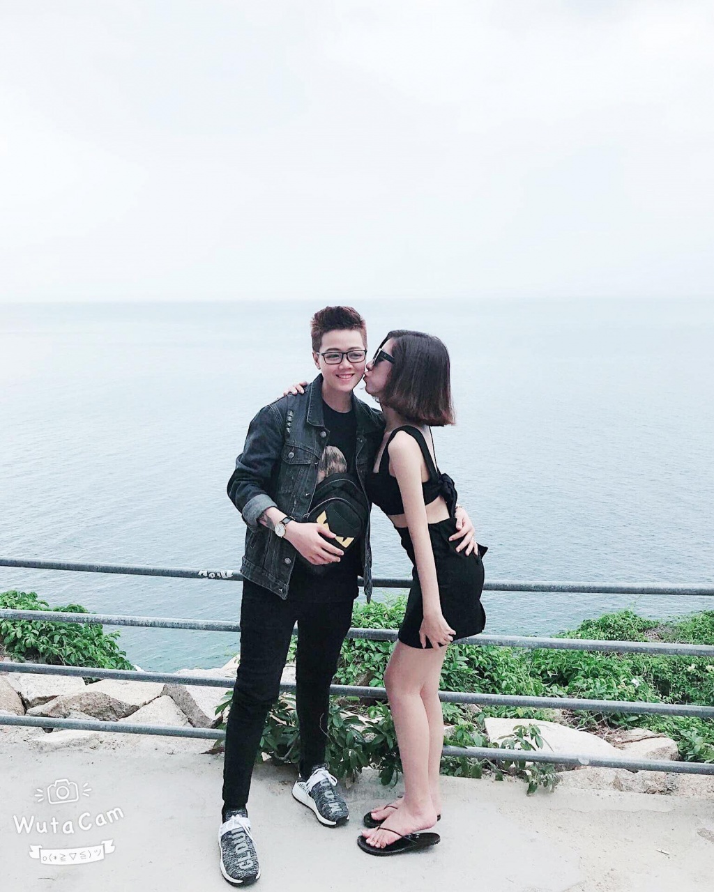 hotboy chuyen gioi ly lam gia dinh phat hien minh la dong tinh lap tuc danh dap va muon cho di gap bac si tam ly