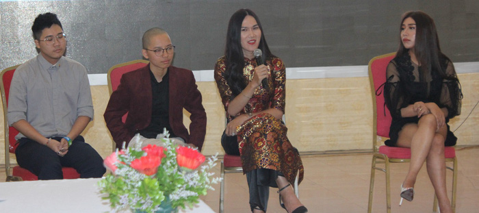 roi nuoc mat lang nghe nguoi chuyen gioi