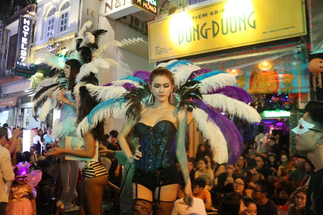 goc khuat dang sau nhung bong hong di biet ky 4 mo duoc lam nguoi binh thuong