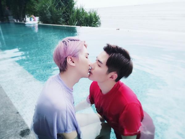 o ben canh nhau 7 nam bat chap gia dinh ngan can hai trai dep nay da tro thanh than tuong cua bao nguoi