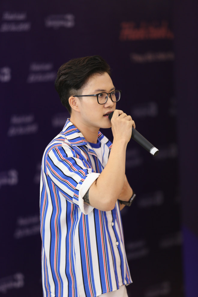 hanh trinh chuyen gioi chang duong day gai nhon truoc khi cham den canh hoa hong