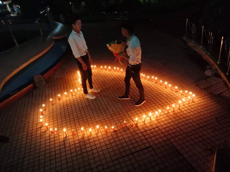 man cau hon cua cap dong tinh nam tung la tinh dich khien cu dan mang phat sot