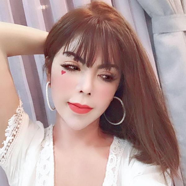 Hotgirl chuyển giới 1 triệu followers nâng mũi lần thứ 7 vì mãi chưa ưng ý hotgirl chuyen gioi 1 trieu followers nang mui lan thu 7 vi mai chua ung y
