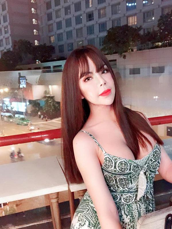 Hotgirl chuyển giới 1 triệu followers nâng mũi lần thứ 7 vì mãi chưa ưng ý hotgirl chuyen gioi 1 trieu followers nang mui lan thu 7 vi mai chua ung y