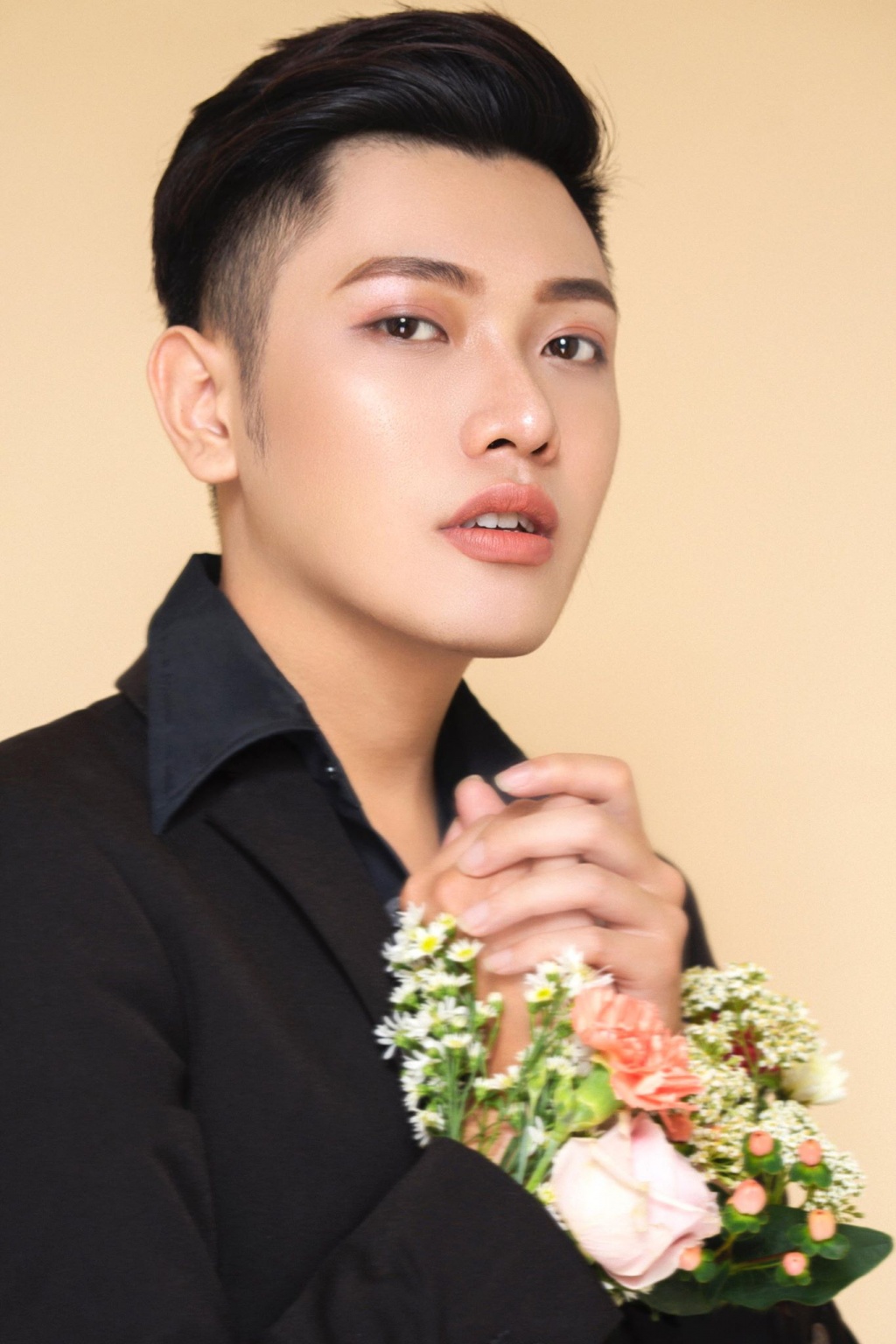 makeup artist tran anh khoa toi am anh cau noi cua thay giao pe de co khac luc nao cung deo