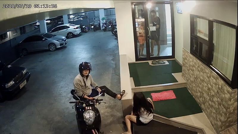 7 nam yeu co gai bi ban trai dong tinh danh dap tan nhan mat bien dang