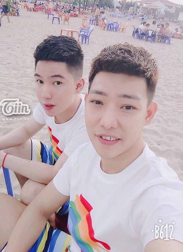 cap lgbt nam nen duyen nho bat song dao livestream xam ten nhau vao nguc vi qua yeu