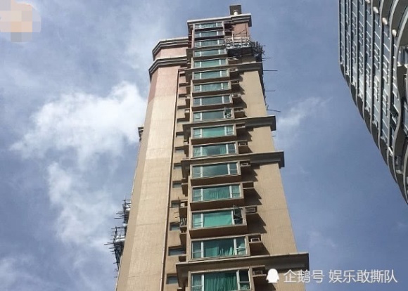 hien truong kinh hoang vu nu ca si dong tinh hong kong tu vong vi roi tu tang 20