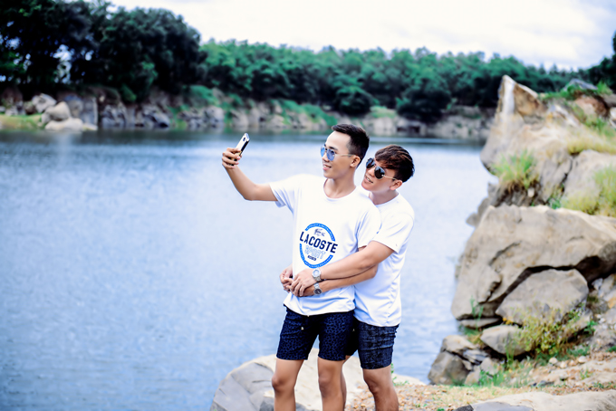 anh cuoi cua cap dong tinh nam yeu nhau tu lan gap dau tien