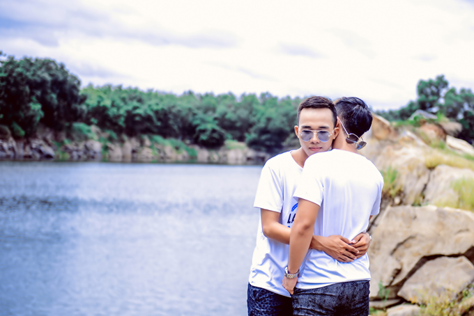 anh cuoi cua cap dong tinh nam yeu nhau tu lan gap dau tien