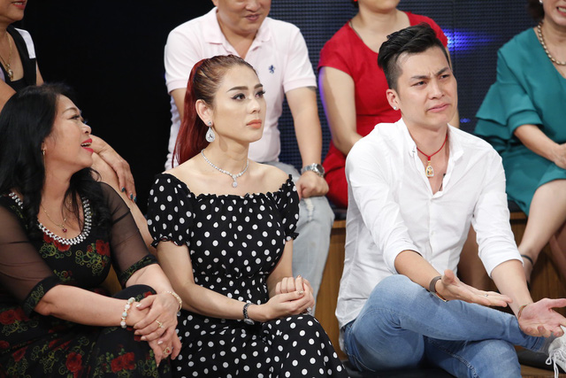 nu ca si chuyen gioi bi che cu xu khong giong nguoi noi tieng vi len an chong