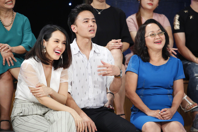 nu ca si chuyen gioi bi che cu xu khong giong nguoi noi tieng vi len an chong