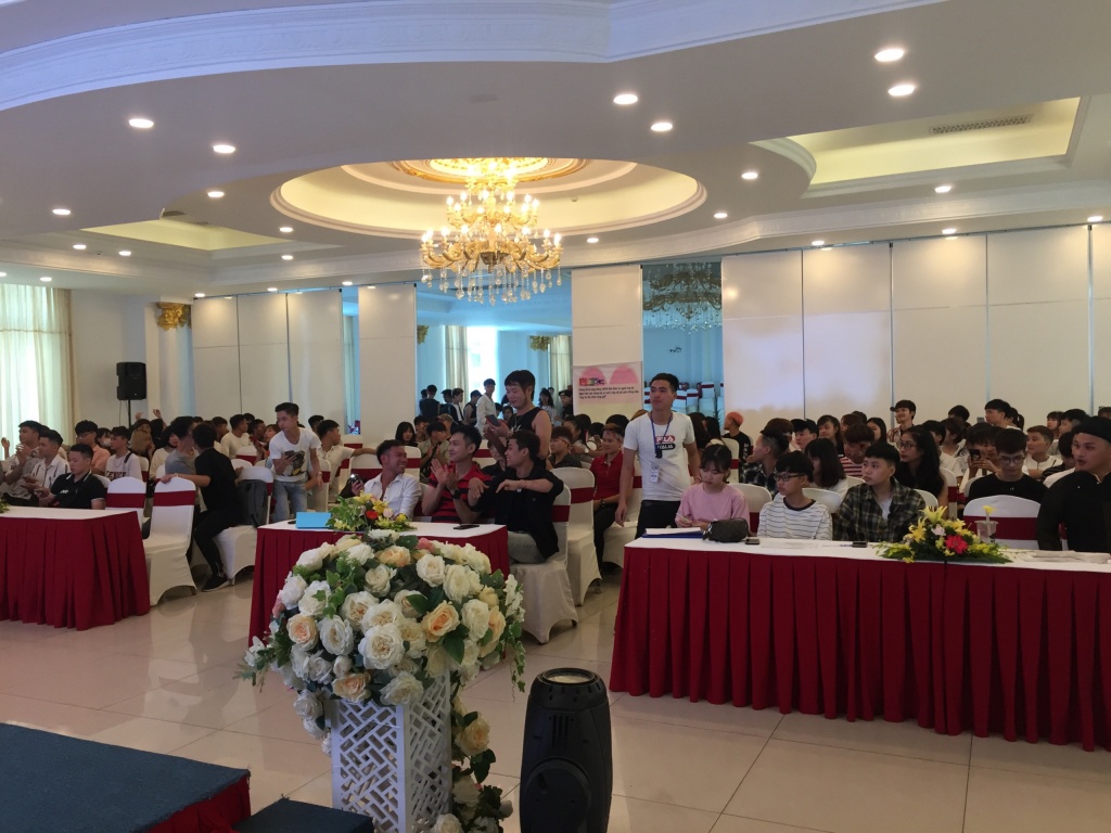 gan 400 ban tre tham gia ngay hoi vietpride 2018 tai cong dong lgbt bac ninh