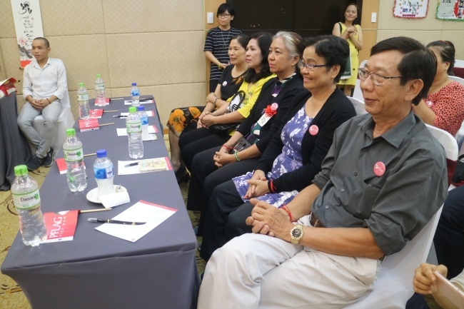 hon nhan cua nguoi dong tinh va nguoi chuyen gioi khac nhau nhu the nao