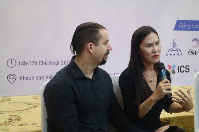 hon nhan cua nguoi dong tinh va nguoi chuyen gioi khac nhau nhu the nao