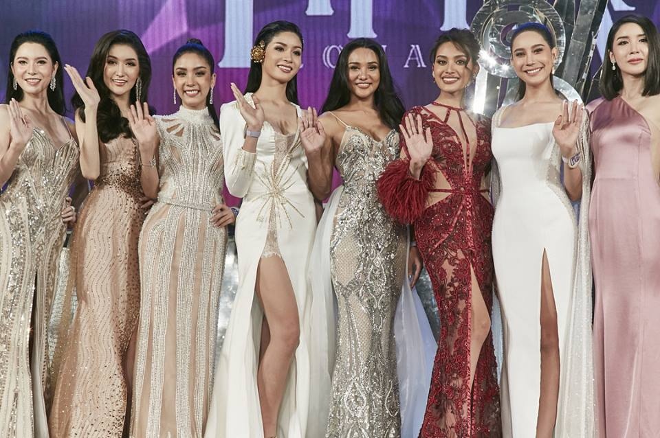 Hương Giang diện đầm xẻ cao màu vàng 'lấn át' dàn Hoa hậu chuyển giới Thái Lan huong giang dien dam xe cao mau vang lan at dan hoa hau chuyen gioi thai lan
