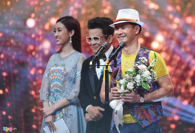 xuan bac len tieng khi vuot hoai linh tran thanh doat vtv awards