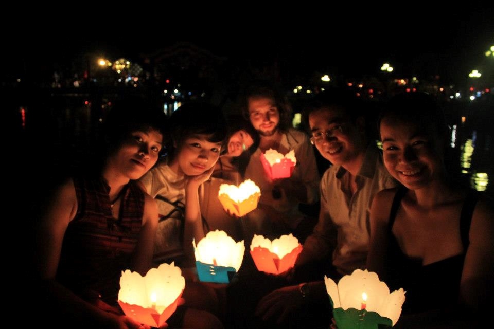 co dau linh le cua btv quang minh la nha van xinh dep viet chuyen tinh