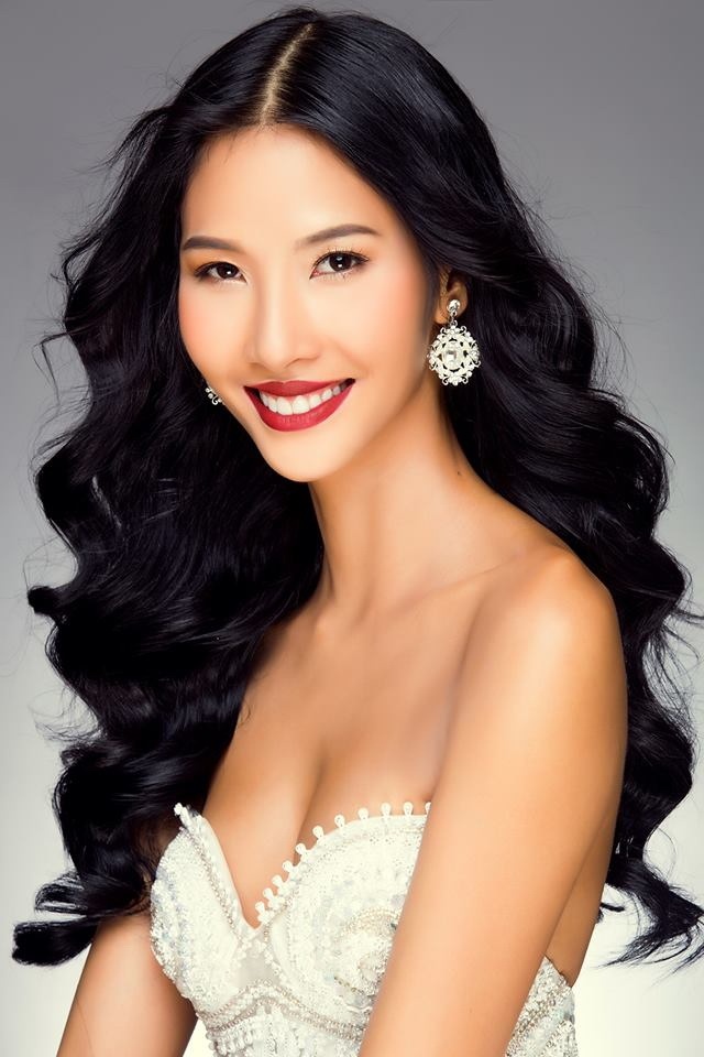 hoang thuy bat khoc sau cau noi cua hoa hau pham huong