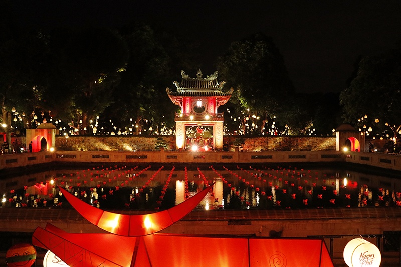 xuan bac tu long quay cung hang nghin em nho tai thu vong nguyet