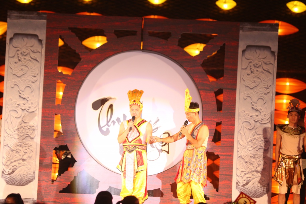 xuan bac tu long quay cung hang nghin em nho tai thu vong nguyet