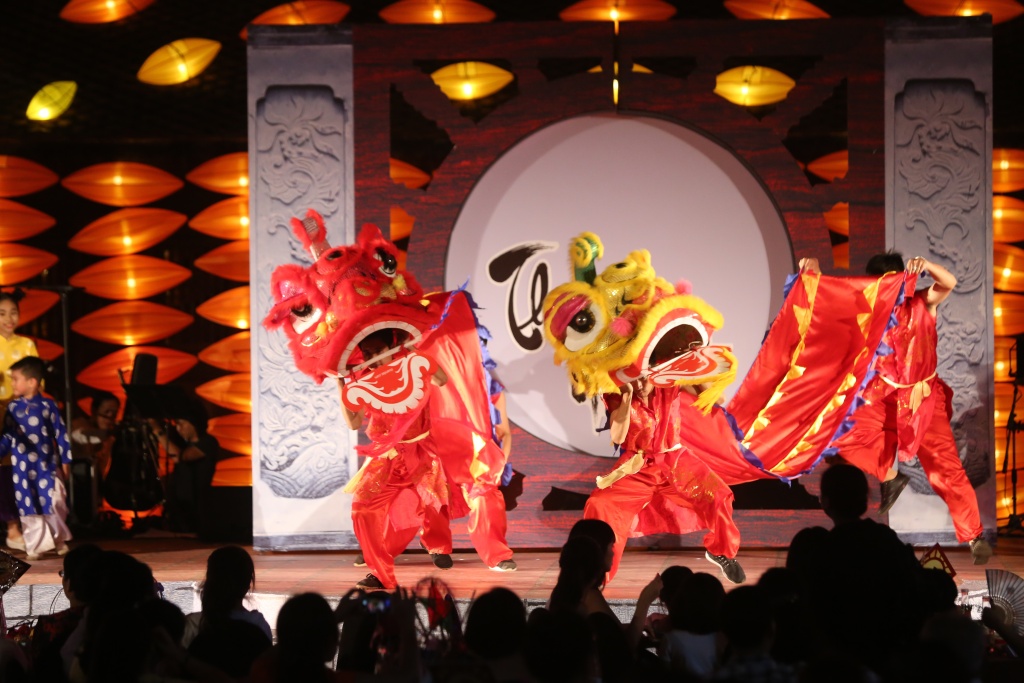 xuan bac tu long quay cung hang nghin em nho tai thu vong nguyet