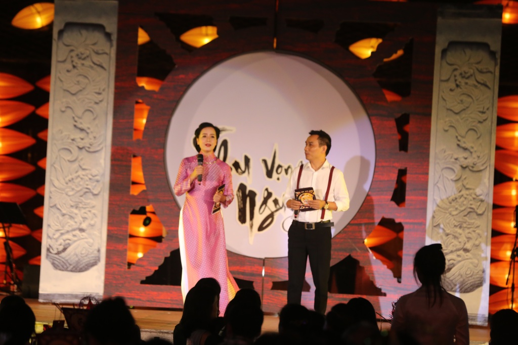 xuan bac tu long quay cung hang nghin em nho tai thu vong nguyet