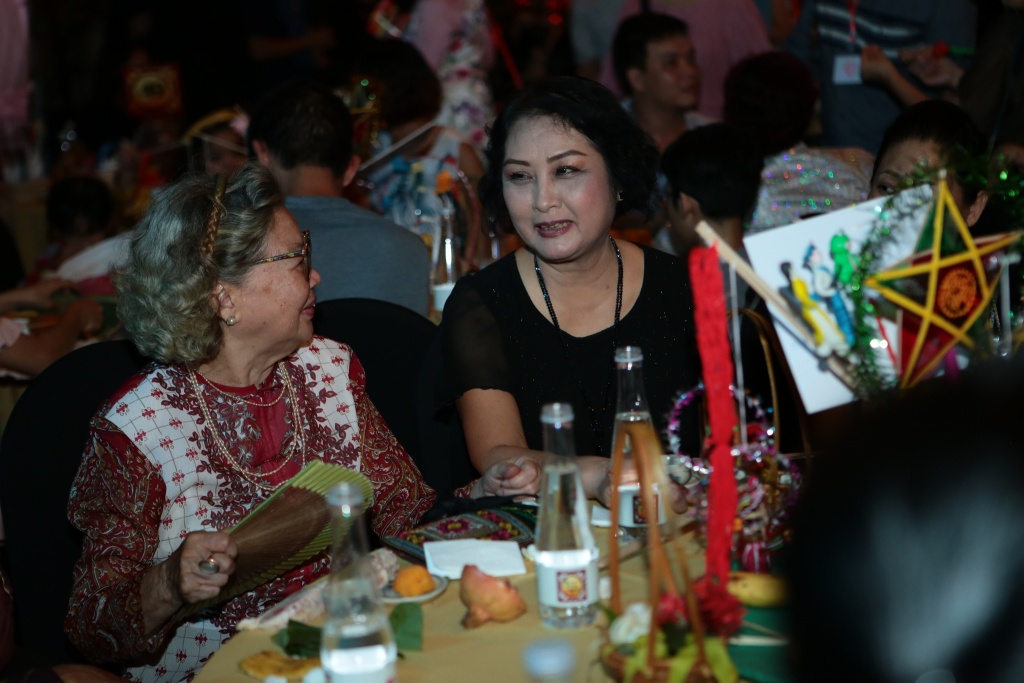 xuan bac tu long quay cung hang nghin em nho tai thu vong nguyet