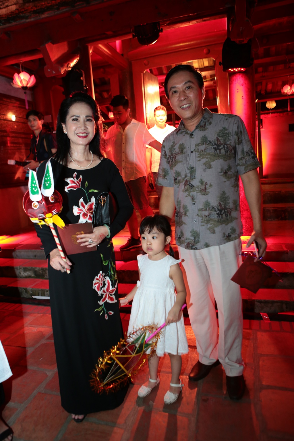xuan bac tu long quay cung hang nghin em nho tai thu vong nguyet