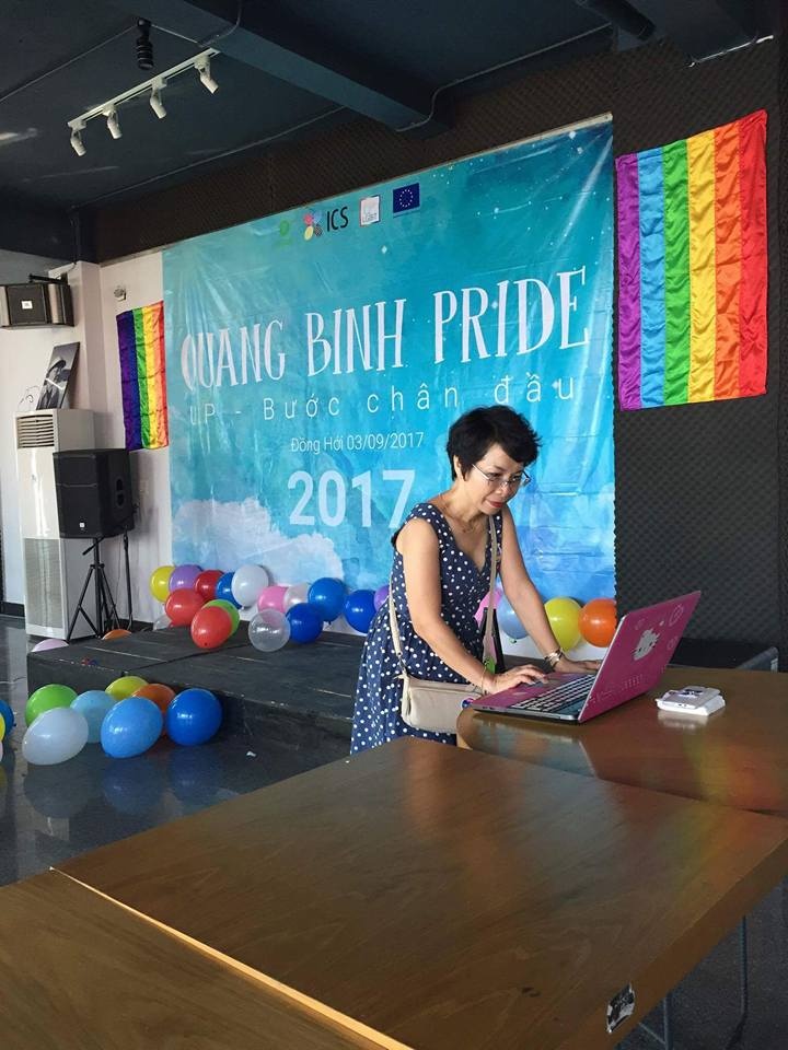 tam su cua nguoi me gan bo voi hanh trinh vietpride khien nhieu nguoi suy ngam