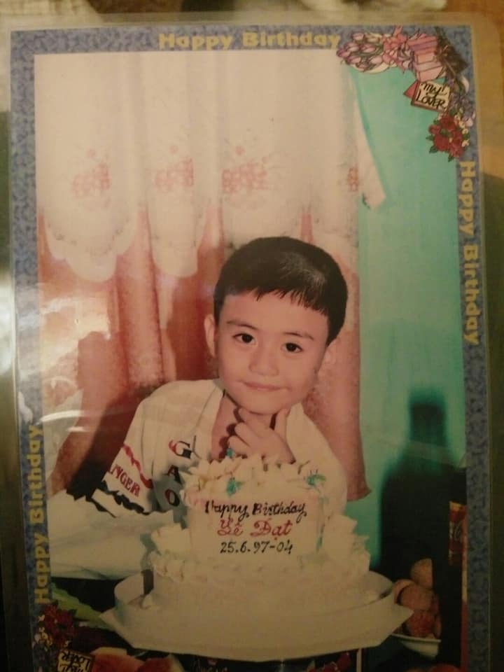 chang trai dat cang tiet lo hanh trinh chuyen gioi dam nuoc mat