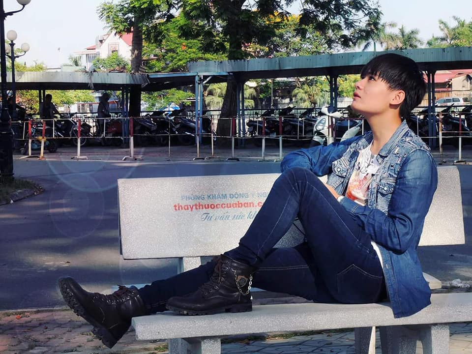chang trai dat cang tiet lo hanh trinh chuyen gioi dam nuoc mat