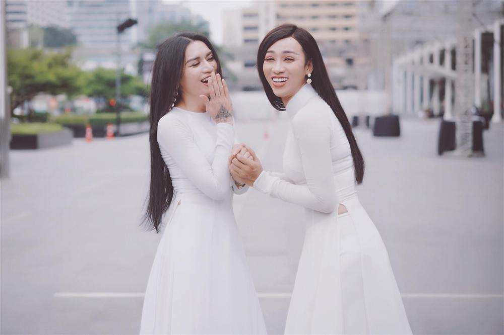 di dam cuoi kim nha bb tran hai trieu tranh thu cho ra lo bo anh ao dai chat lu tai thai lan