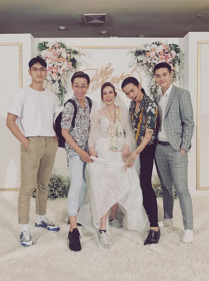 di dam cuoi kim nha bb tran hai trieu tranh thu cho ra lo bo anh ao dai chat lu tai thai lan