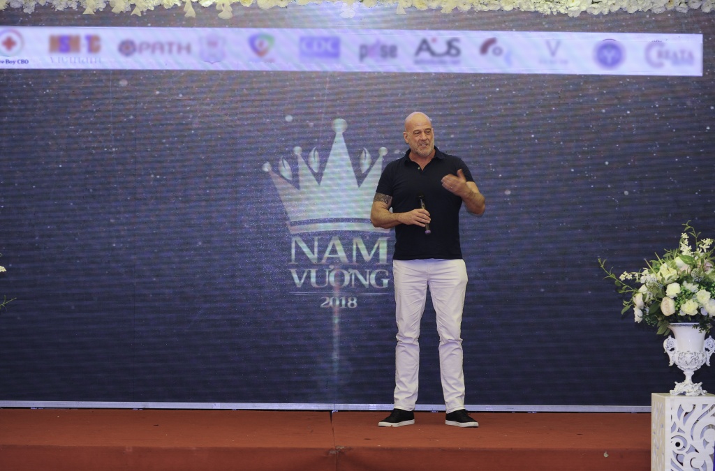 Nam vương LGBT Hà Nội 2018: Thông điệp về HIV và bảo vệ sức khỏe của người trong cộng đồng nam vuong lgbt ha noi 2018 thong diep ve hiv va bao ve suc khoe cua nguoi trong cong dong