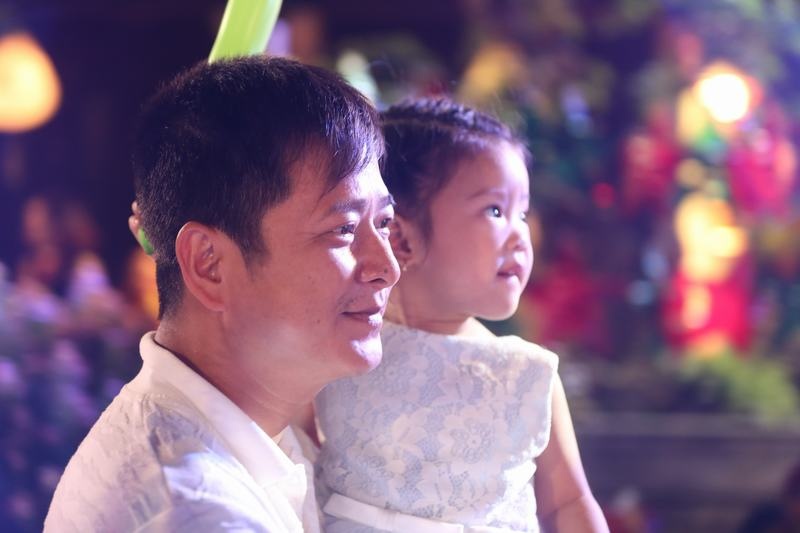 chu cuoi xuan bac tu long khien tre em gao thet tai van mieu