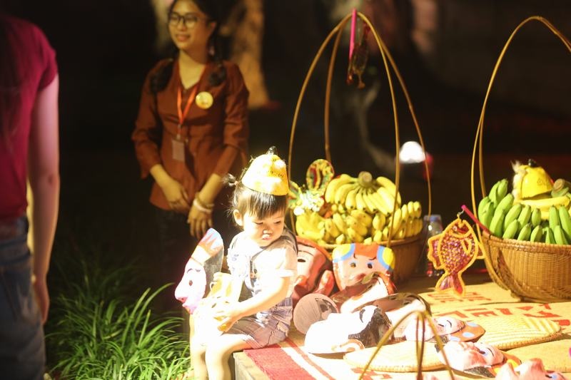 chu cuoi xuan bac tu long khien tre em gao thet tai van mieu