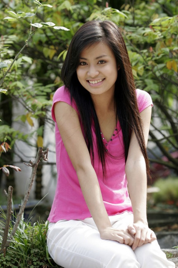 hoang thuy linh noi mot loi xin loi van minh cu tat thang mat cho so dong doc ac van mai nuot loi xin loi vao quen lang