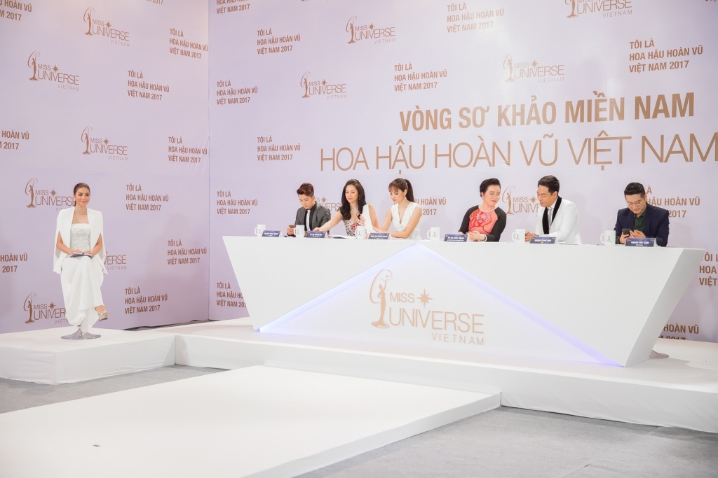 hoa hau hoan vu viet nam 2017 co gi hap dan neu khong co mai ngo