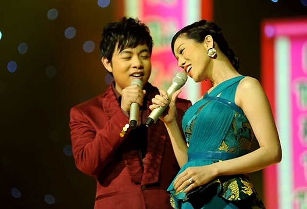 5 cap song ca gay thuong nho cho khan gia moi khi dung chung san khau