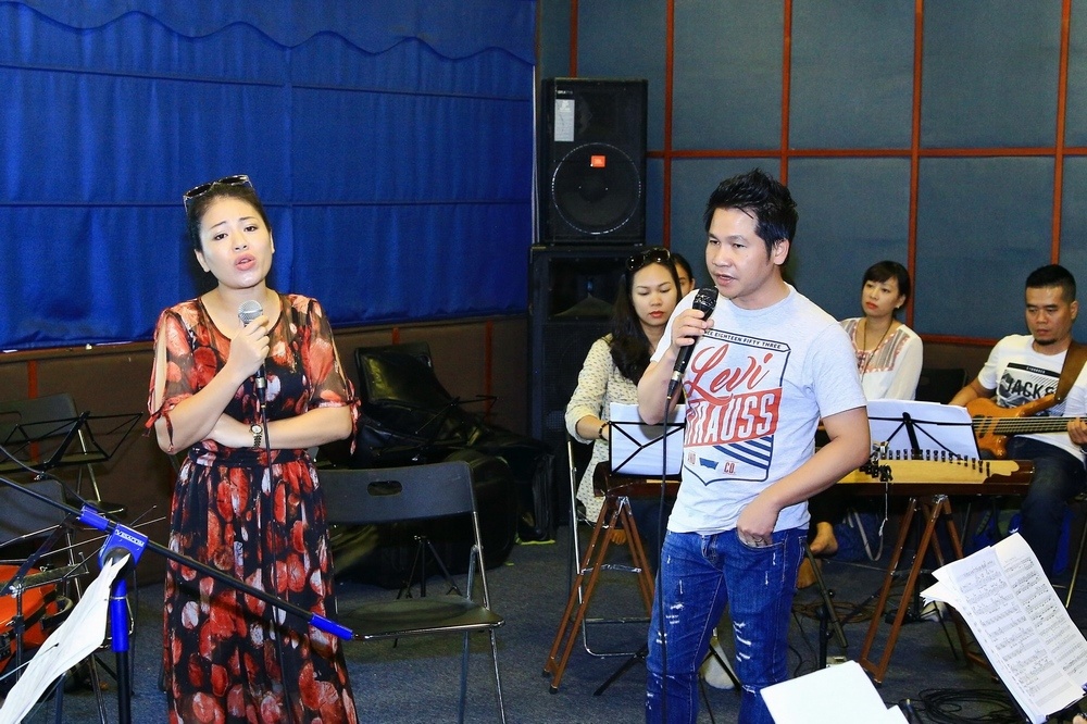 trong tan sot xuat huyet van cung anh tho miet mai tap luyen cho liveshow de doi