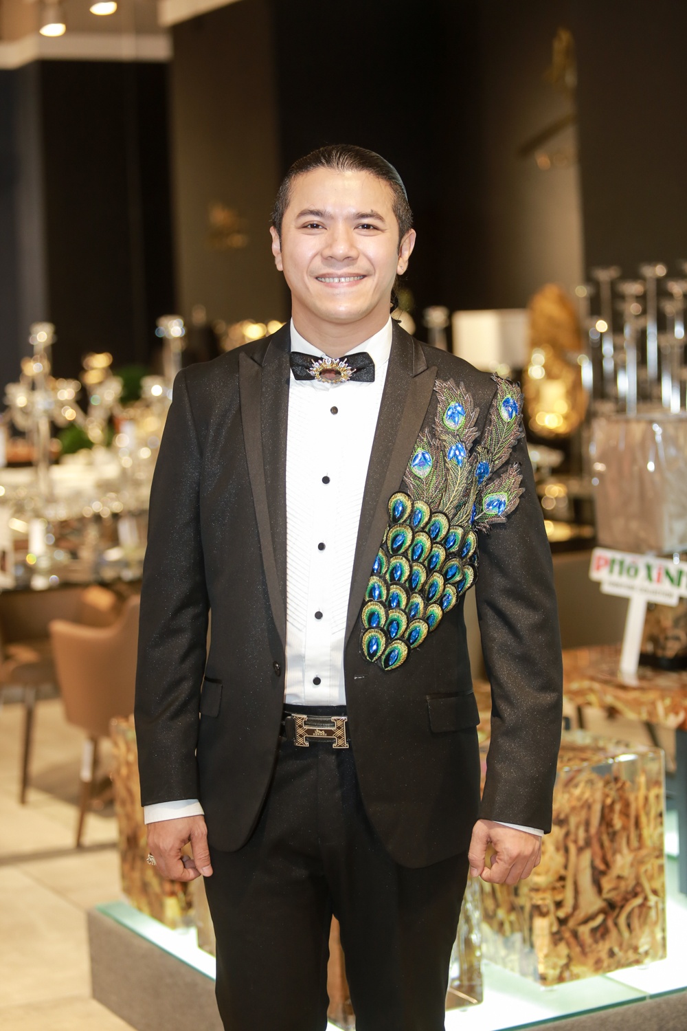 ngoc trinh gay chu y khi xuat hien tai su kien o ha noi