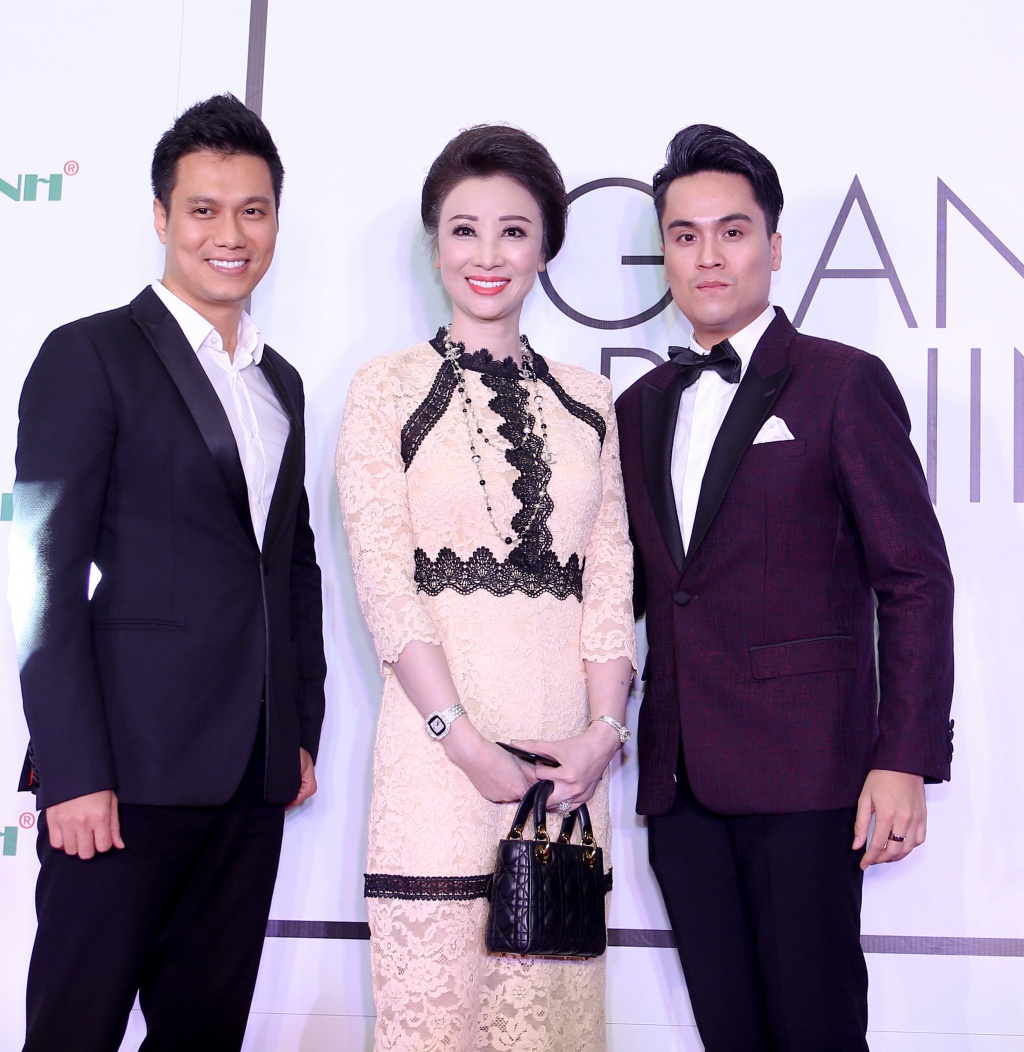 ngoc trinh gay chu y khi xuat hien tai su kien o ha noi