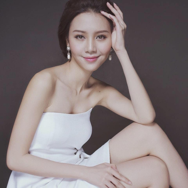 lo dien ban gai moi cua ca si quang dung