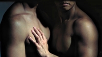 cap dong tinh phai lam dam cuoi giau giem vi bi cam can