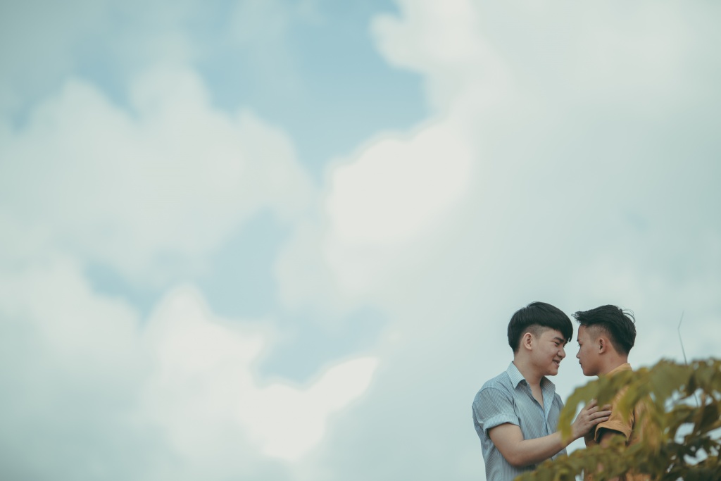 bo anh tinh mua thu lang man cua cap dong tinh nam 9x yeu nhau suot hai nam