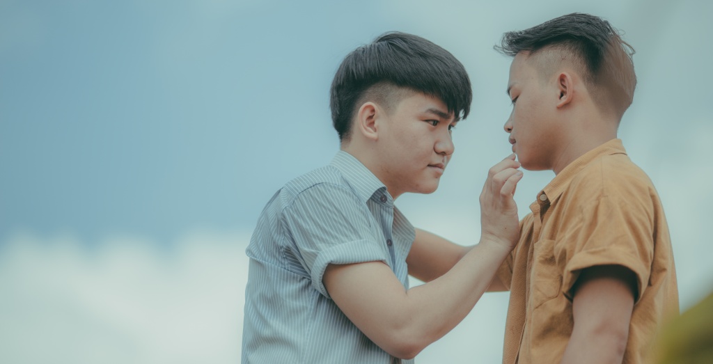 bo anh tinh mua thu lang man cua cap dong tinh nam 9x yeu nhau suot hai nam
