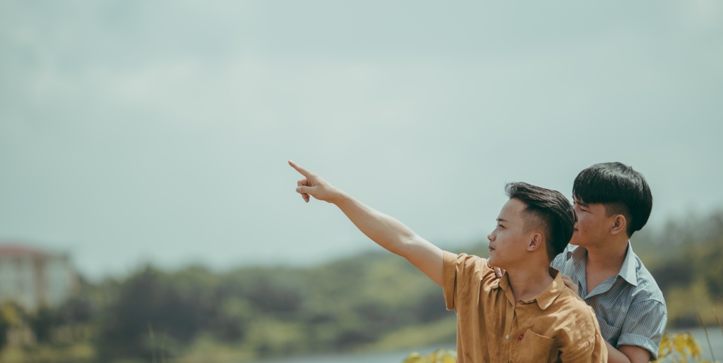 bo anh tinh mua thu lang man cua cap dong tinh nam 9x yeu nhau suot hai nam